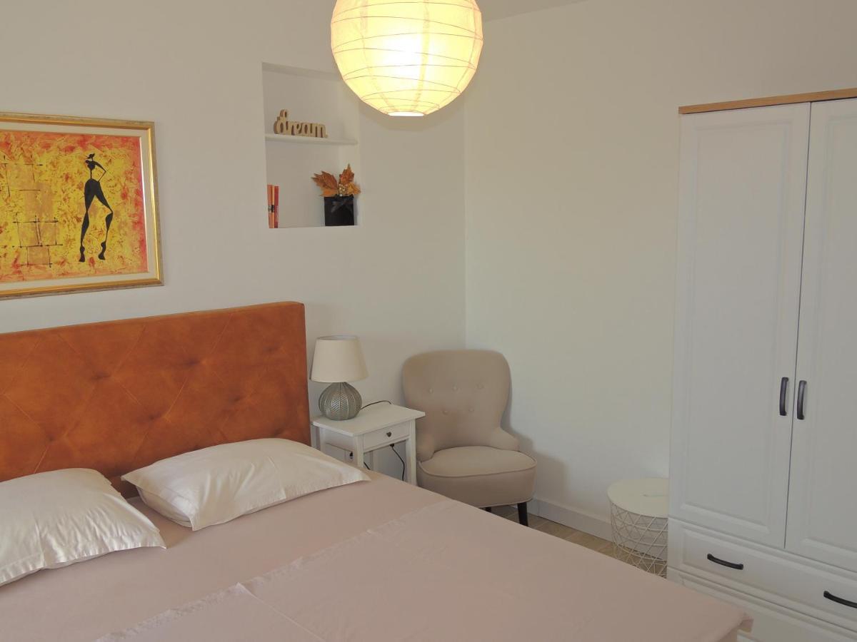 Apartment Ferara Betina  Esterno foto