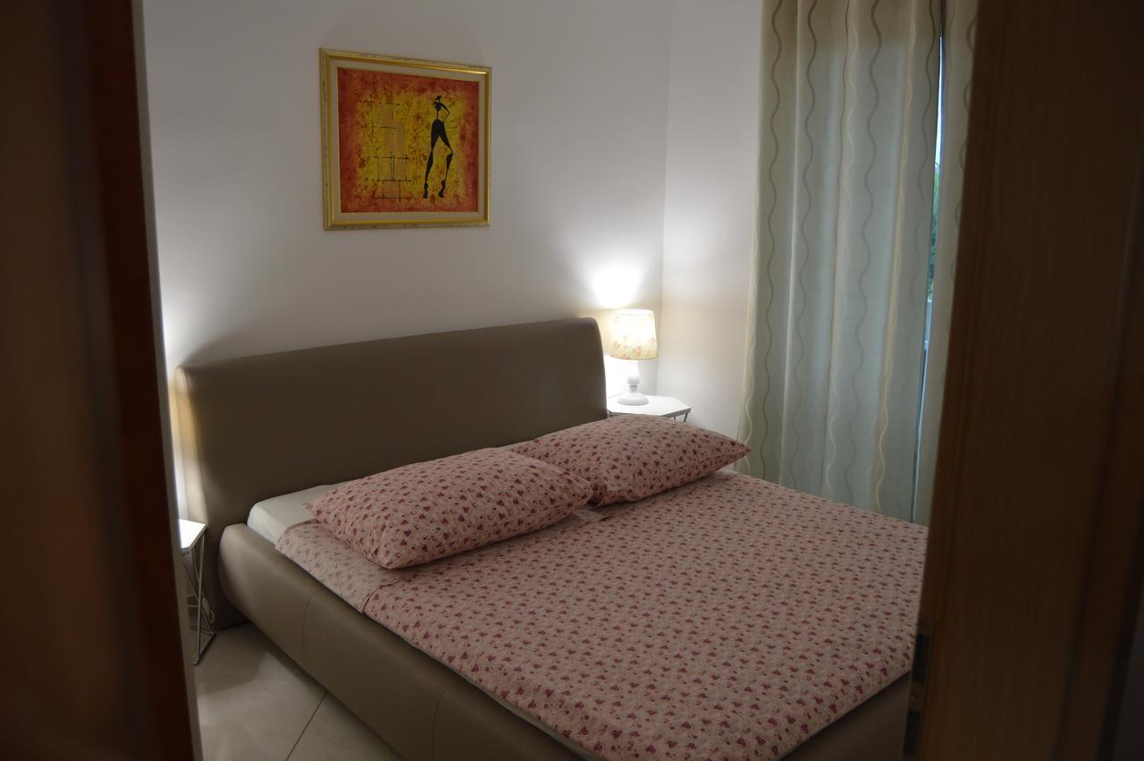Apartment Ferara Betina  Esterno foto